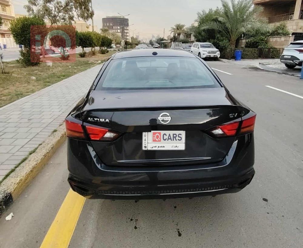 نيسان ألتيما